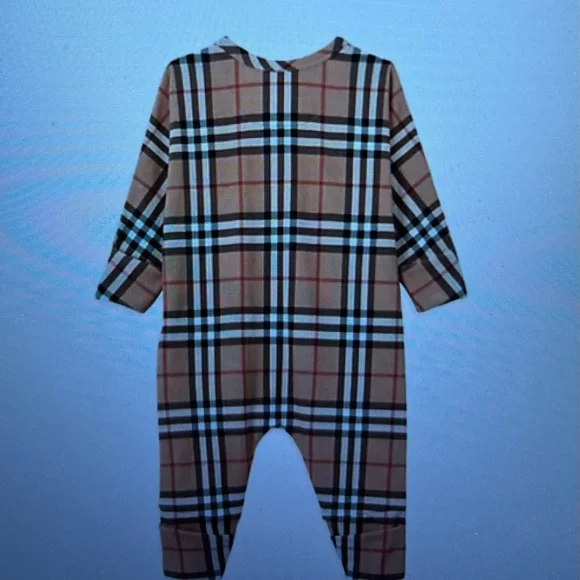 Burberry, babies two-piece archive beige check print gift set size 12 m, NWT - Picture 3 of 7